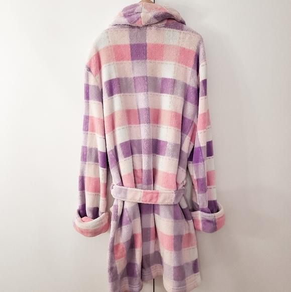 Plaid Plushy Bathrobe - Picture 2 of 4